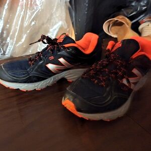 Nb sneakers ,size 9